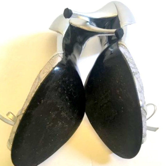 Stuart Weitzman Silver Pumps - Picture 3 of 5